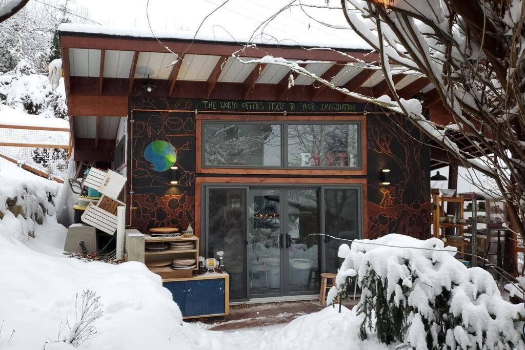Earth Studios Gallerysuite Nelson Exterior photo